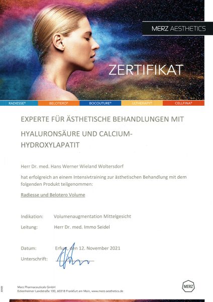 Zertifikat Experte für ästhetische Behandlungen mit Hyaluronsäure und Calciumhydroxylapatit: Dr. med. Woltersdorf (Merz Aesthetics, 12.11.2021)