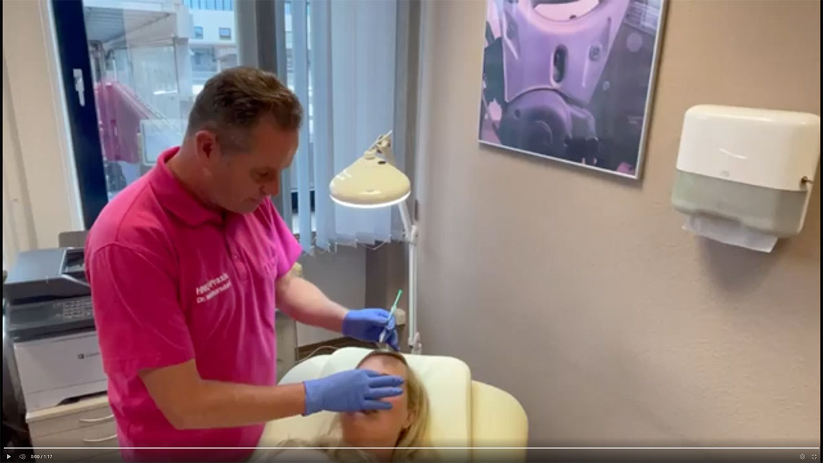 Video: Dr. med. Woltersdorf: Botulinum-Behandlung der Zornesfalte